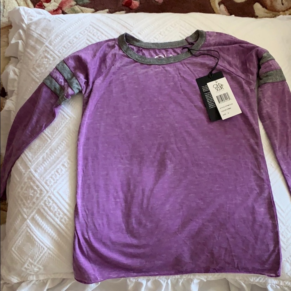 New Chaser size 8 long sleeve tee